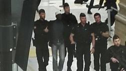 Hombre armado con cuchillo causa pánico en estación de París