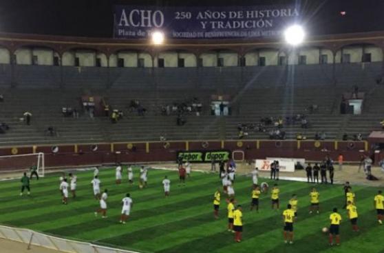 Fútbol 7: Plaza de Acho se transformó en cancha de fútbol