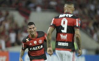 Flamengo ganó 2-1 a Botafogo con doblete de Paolo Guerrero