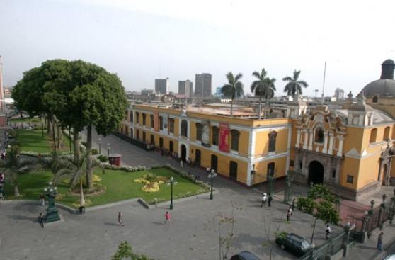 Enseñanza y el Centro Histórico, por Angus Laurie