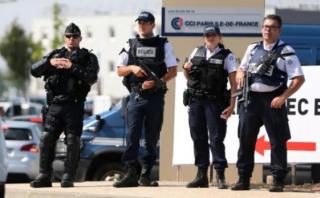 Francia: Automóvil obliga a cerrar dos centros de votación