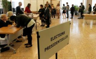 Francia: Miles ejercieron su derecho a voto en EE.UU. y Canadá