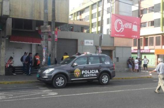 Piden poner a asesino de comerciante en programa de recompensas