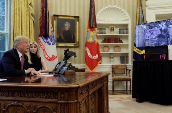 Trump quiere que un estadounidense pise Marte en su mandato
