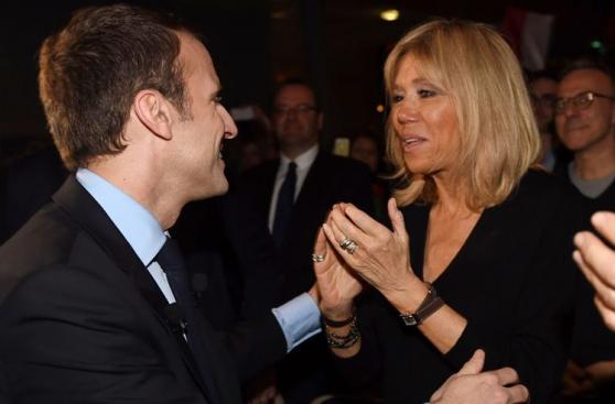 Macron y su esposa 24 años mayor que él en fotos