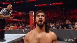 WWE: Seth Rollins venció a Samoa Joe, Gallows & Anderson en RAW
