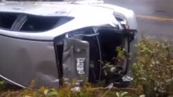 Cajamarca: viajeros salvan de morir tras caída de auto a abismo