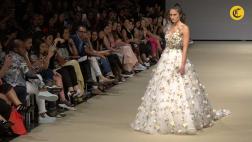 Fusión cultural: Así fue el desfile de Angie Schlegel