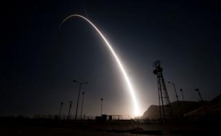 EE.UU. prueba un misil intercontinental en medio de tensión