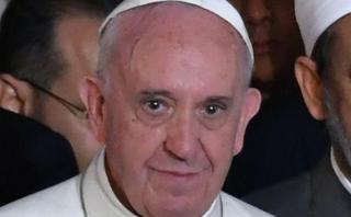 El papa llama a la paz desde iglesia blanco del Estado Islámico