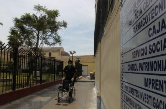 Hospital Dos de Mayo: paciente falleció tras lanzarse de azotea