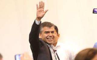 Julio Guzmán respalda propuesta de reducir firmas para partidos