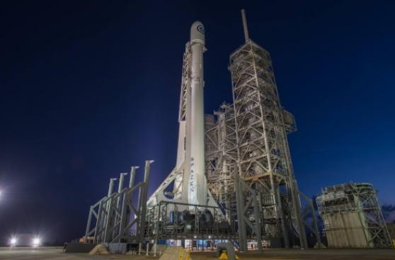 SpaceX lanza al espacio carga secreta del gobierno de EEUU