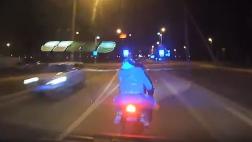 Policía embistió a motociclista que excedió límite de velocidad