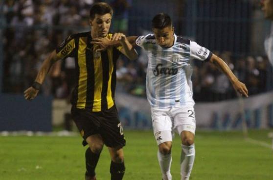 Atlético Tucumán ganó 2-1 a Peñarol en la Copa Libertadores