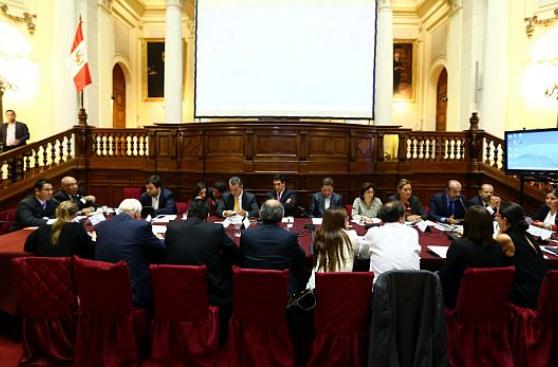 Dictamen que establece sanciones a la apología quedó al voto