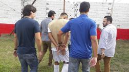 Futbolista detenido en pleno juego por integrar banda delictiva