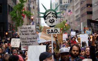 Cientos protestan en Nueva York ante regreso de Donald Trump