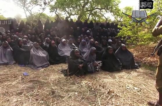 Liberan a decenas de niñas nigerianas en manos de Boko Haram