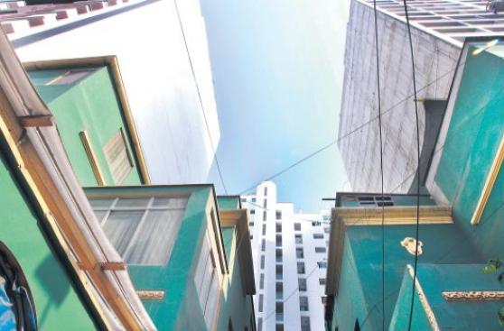 La vida de quienes quedaron atrapados entre edificios