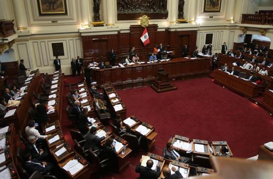 Un 72% en contra de reelección de congresistas, según Datum