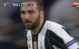 Juventus: Higuaín intentó definir de lujo y pasó esto [VIDEO]