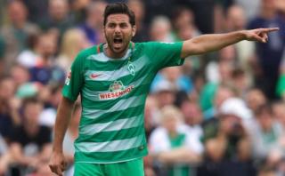 Claudio Pizarro: los indicios de una probable salida del Bremen