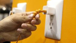 Así puedes evitar que roben tus datos de puertos USB públicos