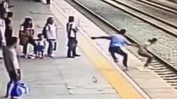 Empleado ferroviario salvó a mujer que se aventó a un tren