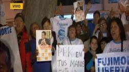 Simpatizantes de Alberto Fujimori hacen vigilia en clínica