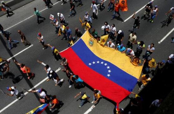 Cientos piden que la Unión Europea imponga sanción a Venezuela