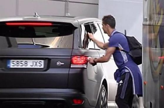 Cristiano regañó a Casemiro por llegar tarde a la concentración