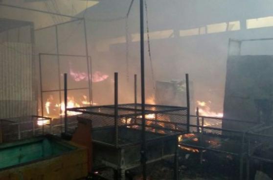 Nicaragua: Incontrolable incendio consume gran mercado público