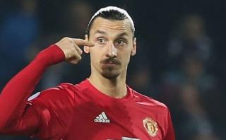 Zlatan Ibrahimovic mantiene en suspenso renovación con United