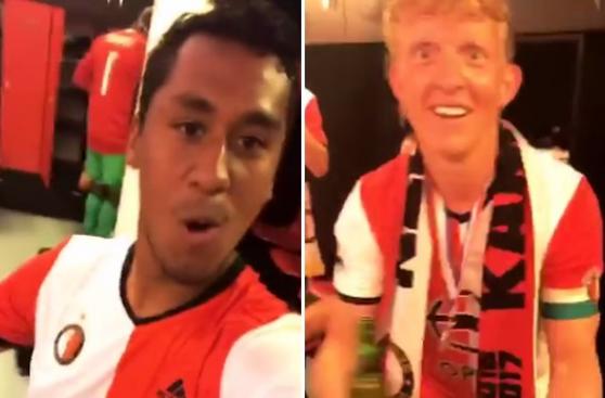 Tapia y Kuyt bailan en el camerino por título de Feyenoord