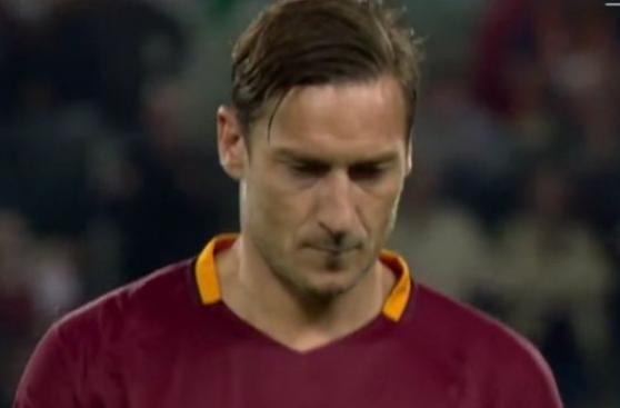 Totti: calentó todo el segundo tiempo y jugó solo dos minutos