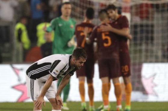 Roma venció 3-1 a Juventus y aplazó el título bianconero