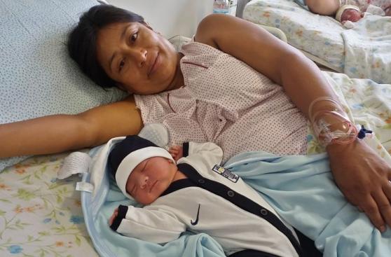 Los primeros bebés nacidos en la Maternidad en Día de la Madre