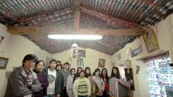 Peruanos crean 'casas abrigadas' para combatir las heladas
