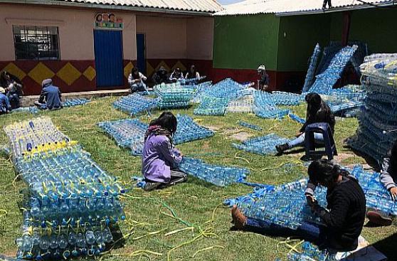 Peruanos crean 'casas abrigadas' para combatir las heladas