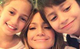 Jennifer López celebró Día de la Madre junto a sus mellizos