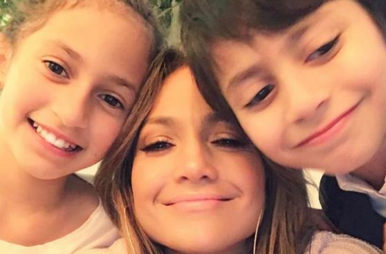Jennifer López celebró Día de la Madre junto a sus mellizos