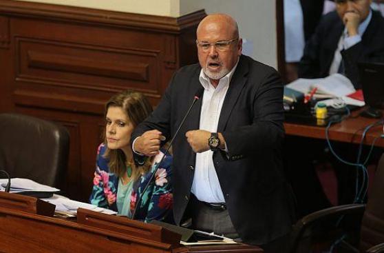 "Interpelación a Vizcarra y Basombrío no derivará en censura"
