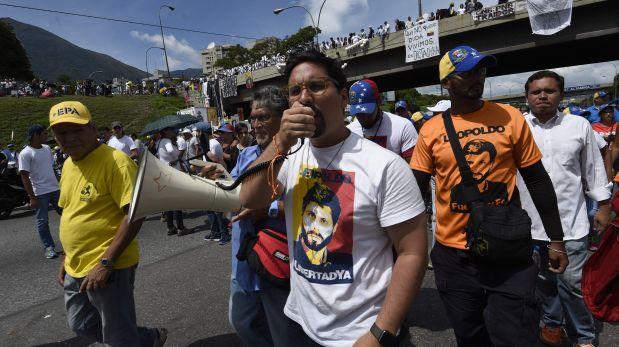 Venezuela: Policía es herido por un "francotirador" en plantón