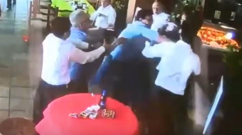 Celebración de primera comunión acabó en violenta pelea [VIDEO]