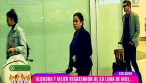 Alondra y Christian Meier, captados juntos en el aeropuerto