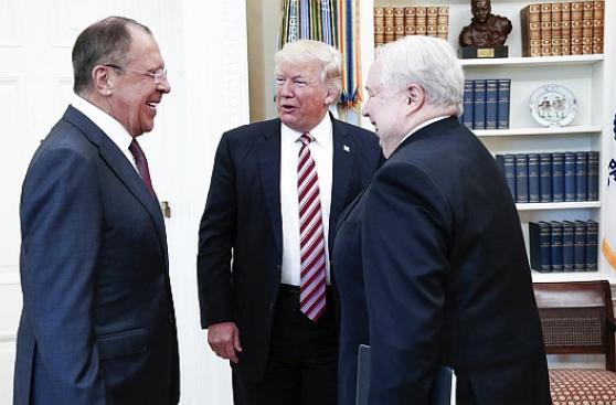 Trump reveló información clasificada al canciller ruso