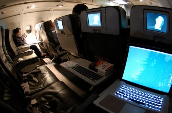 Posible caos si EE.UU. amplía veto de laptops en aerolíneas