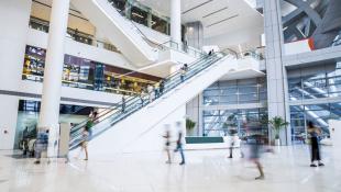 ¿Por que los centros comerciales deben tener tiendas virtuales?