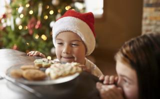 ¿Cómo hacer que tu hijo coma saludable esta Navidad?